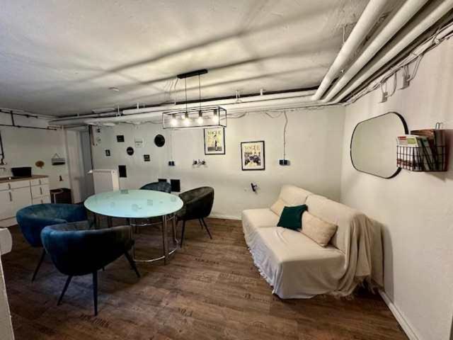Tinyhaus & Souterrain Apartment In Ortenberg Ortenberg  Buitenkant foto